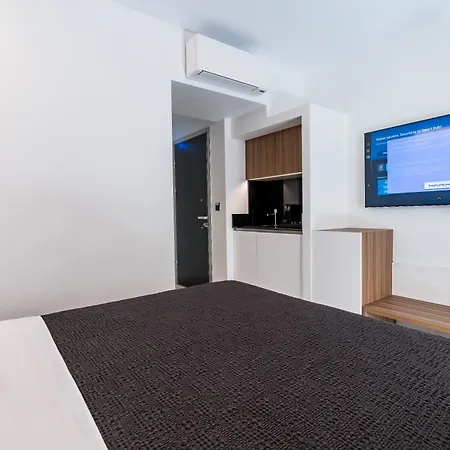 Luxury Beachfront 3* Paralía