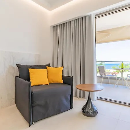 Aparthotel Luxury Beachfront *