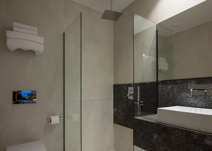 Luxury Beachfront 公寓式酒店 Paralía