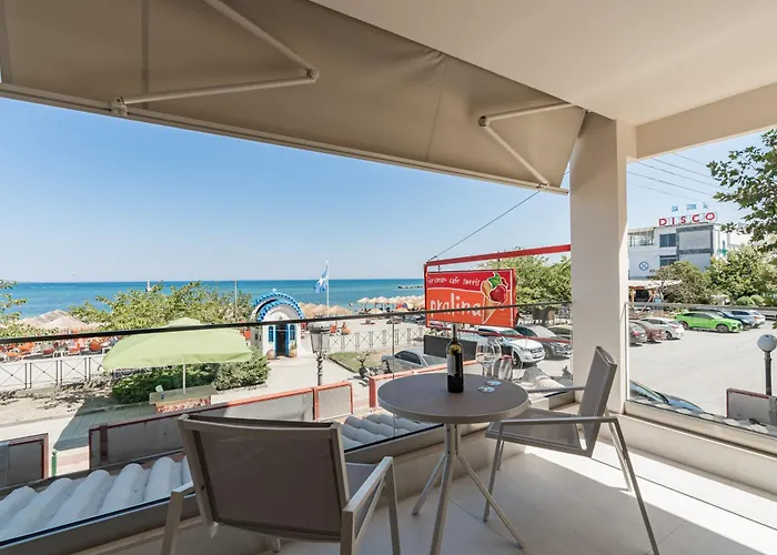 Luxury Beachfront 3* Paralía