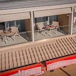 公寓式酒店 Luxury Beachfront 4*