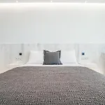 Aparthotel Luxury Beachfront