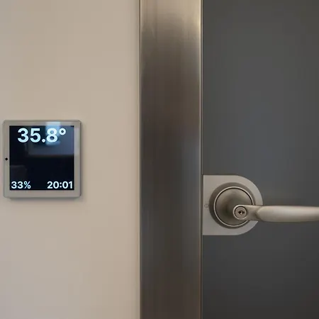 Luxury Beachfront شقة فندقية