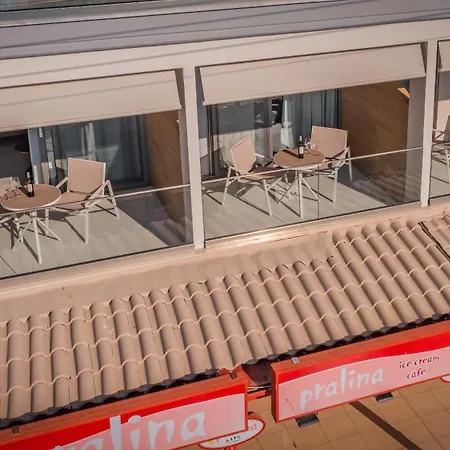 شقة فندقية Luxury Beachfront 3*