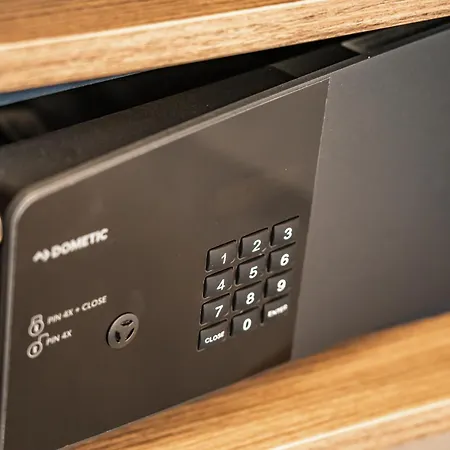 Luxury Beachfront شقة فندقية