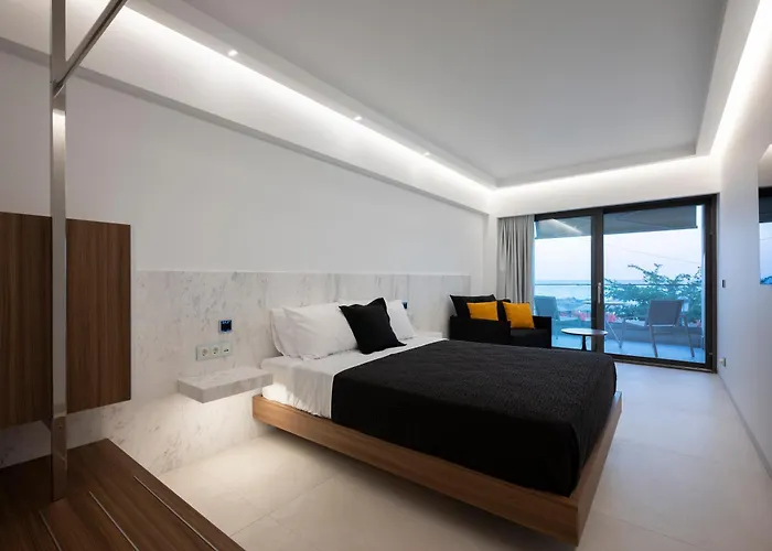 Hotel de apartamente Luxury Beachfront Paralía