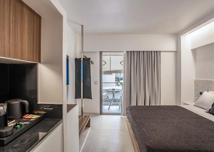 Luxury Beachfront Hotel de apartamente 3*